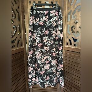 H & M Divided Floral Black and Pink Women's Skirt- Size 10